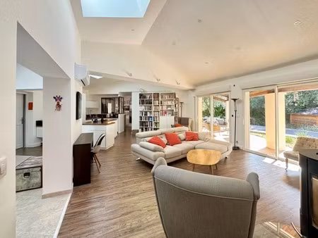 maison familiale de plain-pied de 150 m²  au fond d’une impasse  sans vis-à-vis et au calm