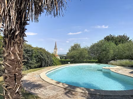 maison de 340 m² avec piscine  vue et calme au centre de marennes.