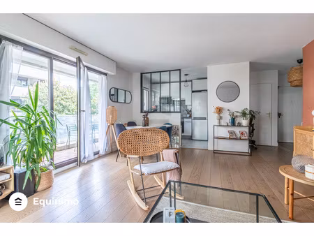 appartement de 63 50m2  avec terrasse de 10 50m2  situé rue