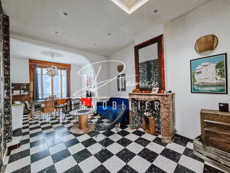 maison avec grange et dépendance  idéale bricoleur  au calme ?