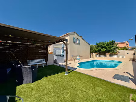 maison familiale de 114 m² avec piscine  4 chambres  centre-ville la crau