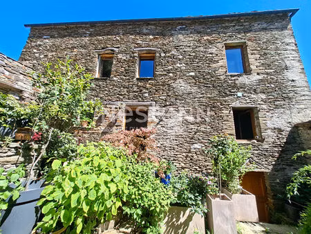 maison de pays jardin et vue
