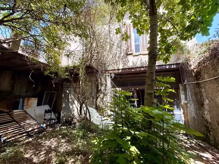 maison de 240m2 a renover avec garage sur parcelle de 270m2