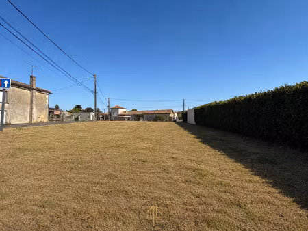 terrain constructible de 1 085 m2 hors lotissement morna