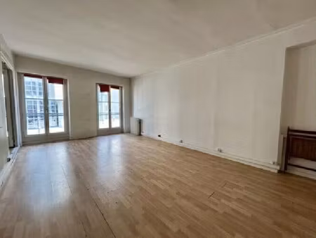 location bureaux 82 m²