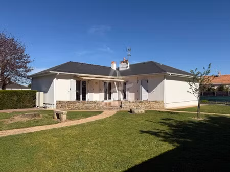 vente maison les brouzils  130m² 6 pièces 273 000€ avec garage