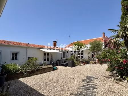 maison 5 pièces - 215 m²