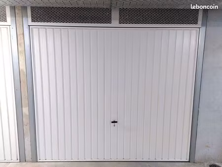 garage fermé 13 5m2 aux 2 lions - direct propriétaire