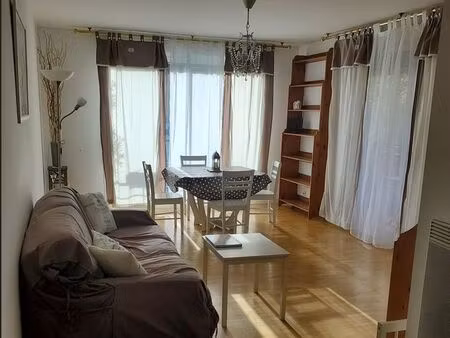 t3 meublé 65 m² avec parking et 2 balcons – choisy-le-roi centre