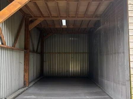 garage / box