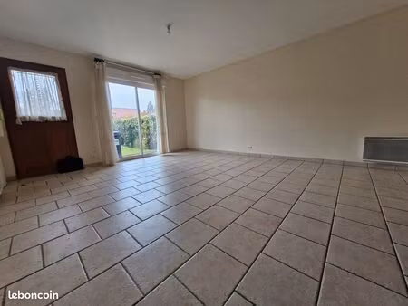 maison 5 pièces de 118 m² avec cour et jardin
