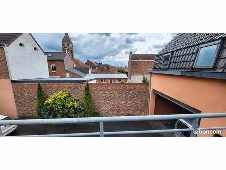 maison/appart f3 résidentiel avec parking privé   terrasse et clim