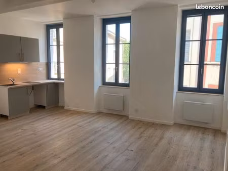 studio rénové – 24 m² – centre-ville – disponible