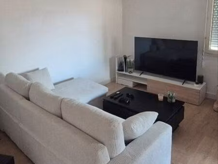 à louer – t2 de 42 m² à saint-savin (33920)