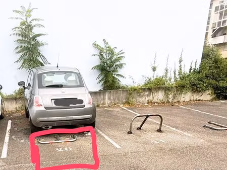 place parking privative avec arceau -hypercentre saint-louis / 15 min suisse switzerland g