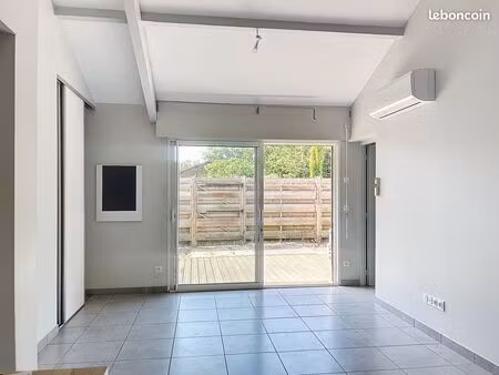 ? à louer – t3 dans maison mitoyenne – 52 m² avec extérieur et parking ?
