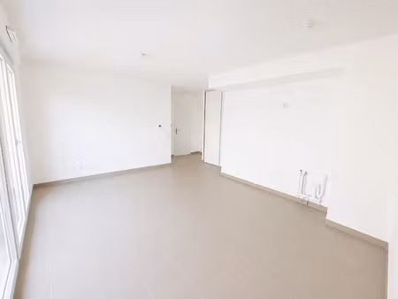 exclusivite - appartement 2 pièces pinel de 40 98 m² avec balcon  parking et ascenseur