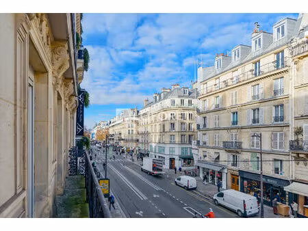 rue de rivoli- 86m²- 3 chambres- balcon filant