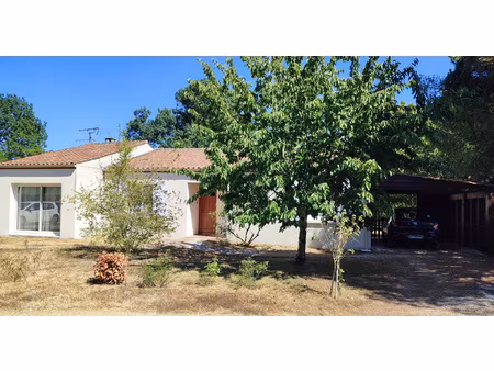 maison 3 chb. avec jardin arboré  pac et terrasse à 13 min