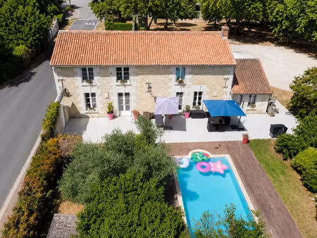 vente maison 6 pièces  260.00m²  la chaussée