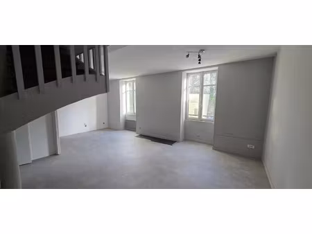 location appartement 4 pièces 100 m² à morestel (38510)