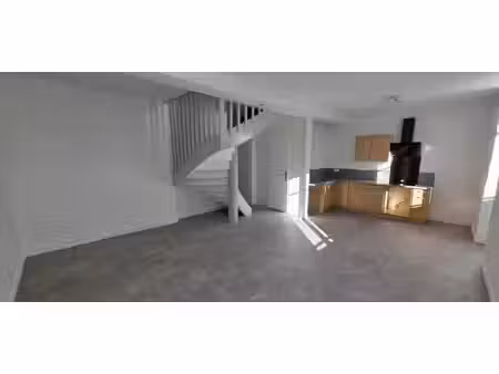 location appartement 4 pièces 96 m² à morestel (38510)