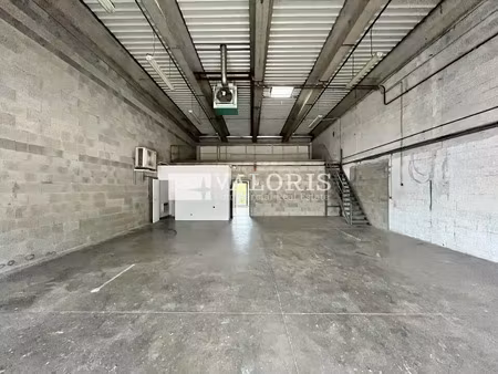 location commerce 1196 m² à blyes (01150)