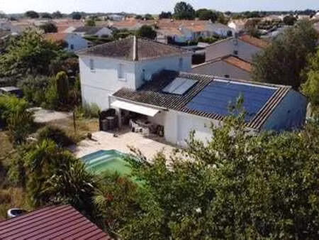 vente maison à givrand (85800) : à vendre / 227m² givrand