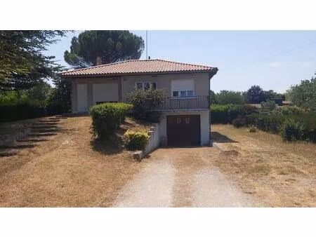 jolie maison d'habitation fonctionnelle comprenant de nombreuses amélioration récentes