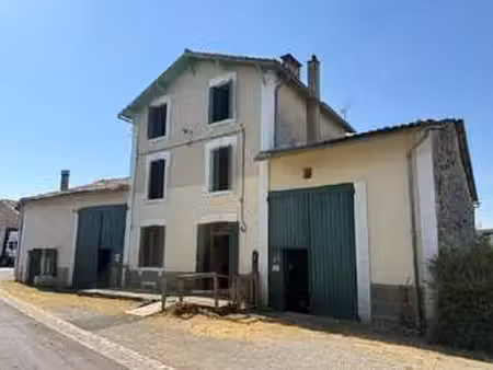vente maison à aunac (16460) : à vendre / 169m² aunac