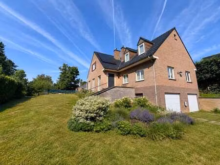 grande maison - 6 chambres - calme - beau jardin