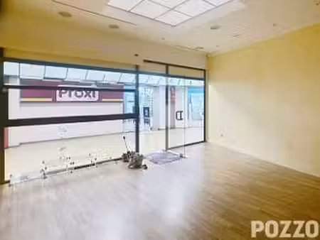 location bureaux et commerces à avranches (50300) : à louer / 32m² avranches