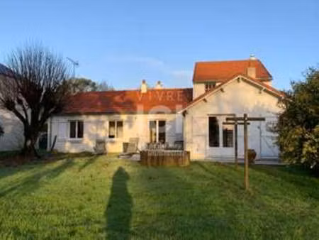 location maison à sucé-sur-erdre (44240) : à louer / 123m² sucé-sur-erdre