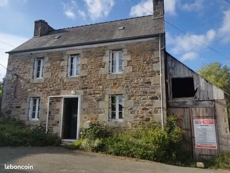 maisons en pierre à 2 km de la mer