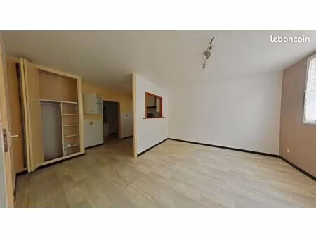 studio 1 pièce 25 m²