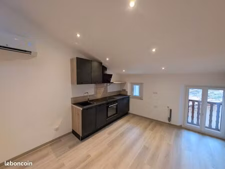 t2 lumineux 42 m² + mezzanine 4m²– entièrement rénové – malijai