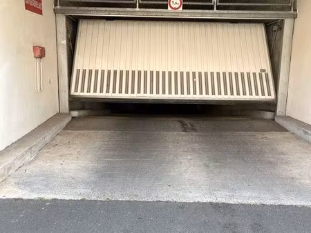 place de parking sécurisée à louer – bègles / clinique bagatelle