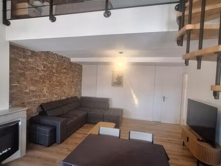 t2 meublé de 55m2 en duplex- tram pied d'immeuble