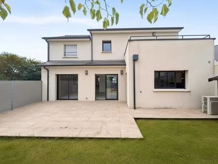 maison sainte luce sur loire 5 pièces 130 m2