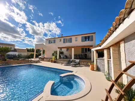 a vendre belle villa avec piscine