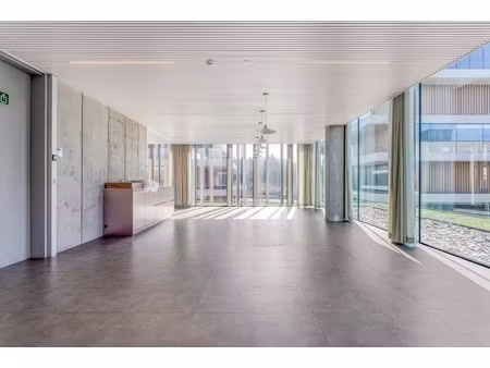 commercieel te huur in oostkamp