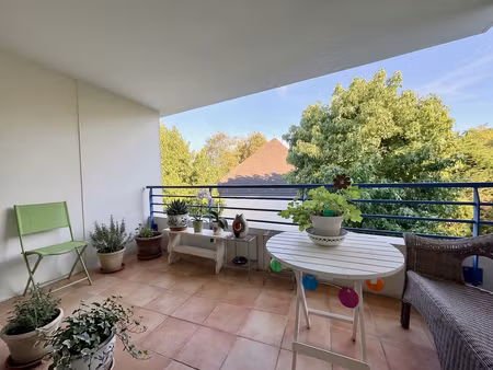 t3 au calme sans vis-à-vis avec double terrasse  dressing et parking