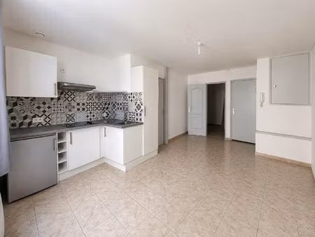 location appartement 2 pièces 29m² sommieres 30250