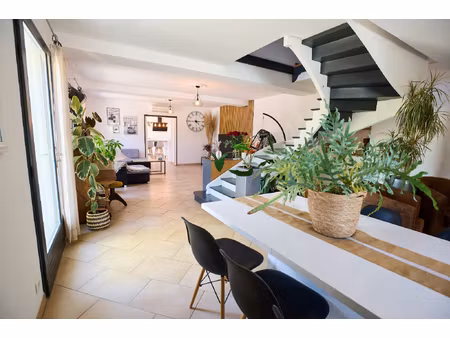 maison 5 pièces 180 m² à vendre / acheter buros 64160 ? | era immobilier