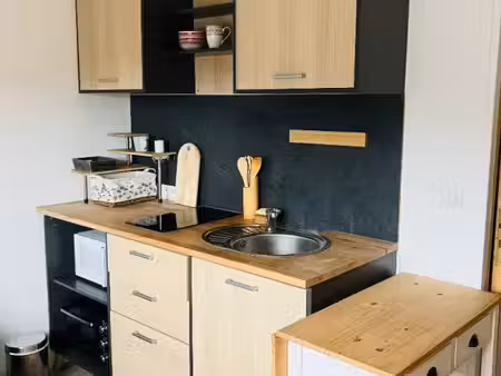 studio loué en lisière de forêt à camors  idéal investisseur