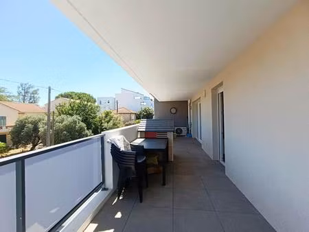 appartement miramas 3 pièce(s) avec terrasse et place de parking couverte