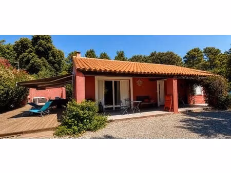 maison 5 pièces de 168 m² au thoronet