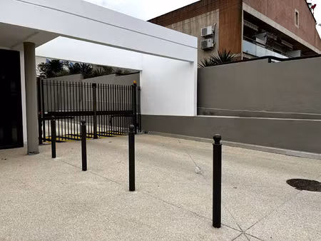 a louer garage fermé la ciotat 13.30 m2 quartier saint jean