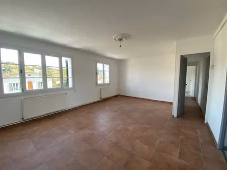 location appartement 4 pièces 69 m² à peyrolles-en-provence (13860)
