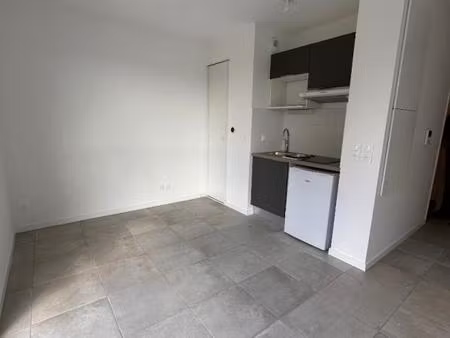 33 avenue francois miterrand